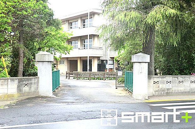 取手第一中学校(700m)