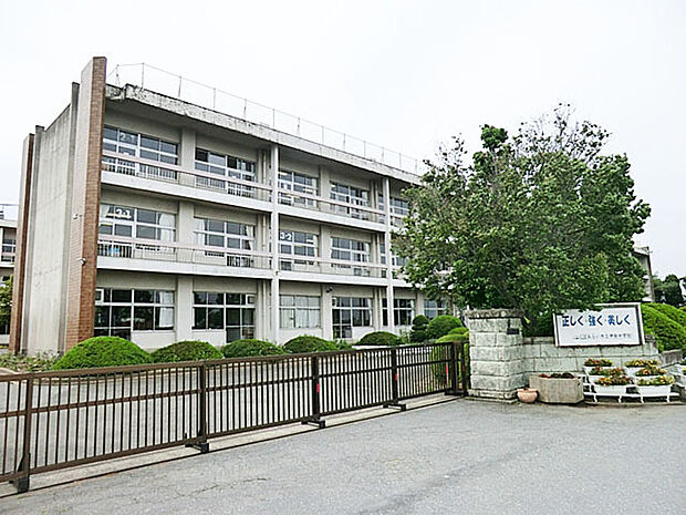 つくばみらい市立伊奈中学校(2700m)