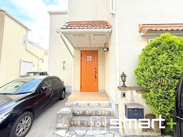 ～モニター付きインターフォン～ ・今では当たり前になってきたモニター付きのインターフォンも付いております。 ・来客時に誰が来たかすぐにわかりますので、防犯性に優れます。