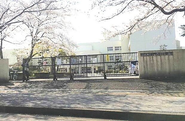 船穂中学校(700m)