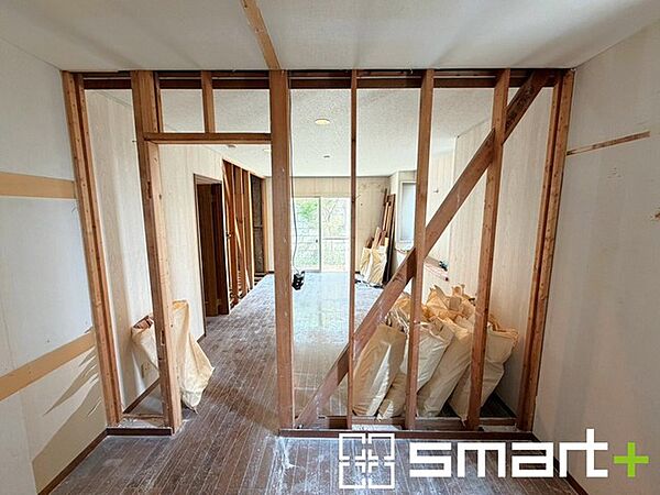 丁寧なリフォームを経て新しく生まれ変わるキッチンが楽しみな空間です。 システムキッチンは新品交換予定です。
