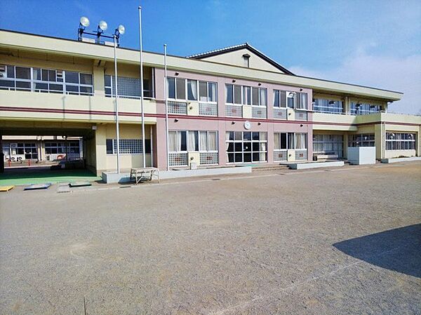小山城南小学校（1100m）