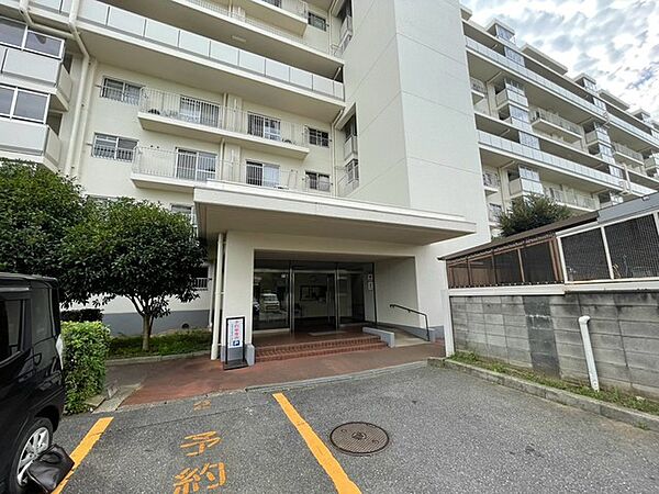 ～管理の行き届いたエントランス～ ・お住まいの「顔」でもあるエントランス。管理会社の方でしっかりと管理されております。 ・ぜひ現地でご体感くださいませ。