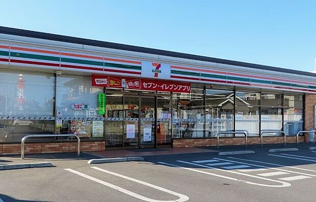 セブンイレブン柏豊四季駅東口店(650m)