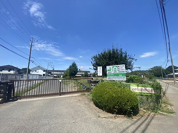 岡田小学校(2100m)