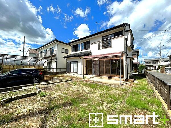 ～閑静な住宅街の立地～ ・周辺は閑静な住宅街となっておりますので、静かな暮らしをご実現いただけます。 ・前面道路の交通量も多くないので、小さなお子様がいるご家庭でもご安心ですね。