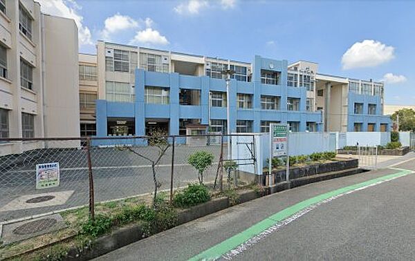 画像21:【中学校】羽曳野市立はびきの埴生学園まで785ｍ