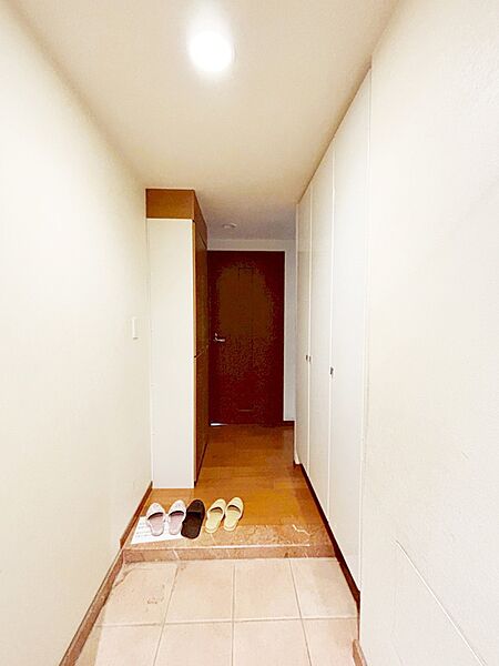 家族の帰宅やお客様をあたたかく迎える玄関