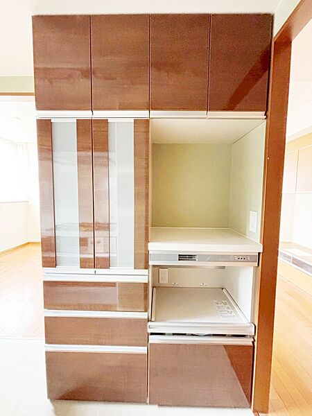 食器類がしっかり収納できるキッチン収納