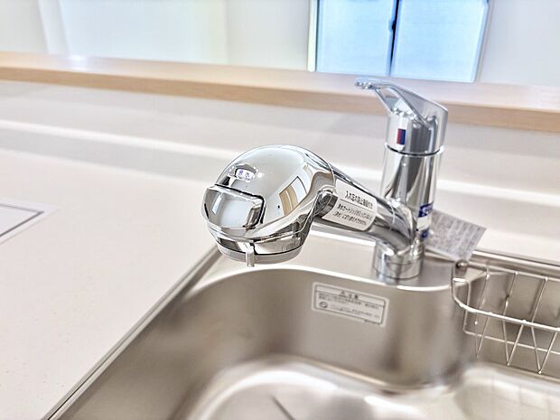 いつでも清潔なおいしいお水を。一つの水栓で水道水と浄水を使い分け。