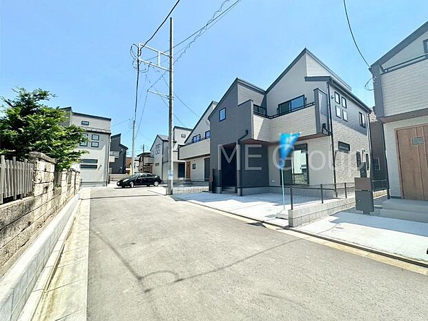前面道路はきちんと整備されています
