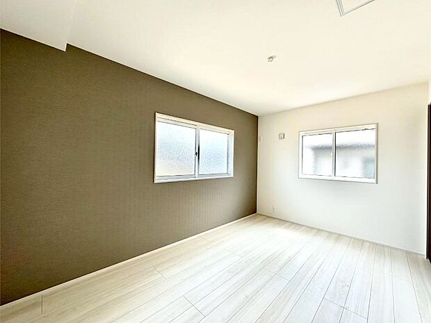 2面採光で気持ちよく自然光が取り入れられるのでお子様のお部屋にもピッタリ