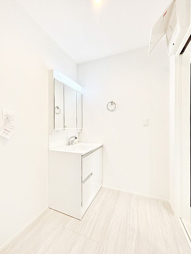 キッチン背面に洗面室を配置した家事ラク動線は忙しいご家庭に嬉しいですね!