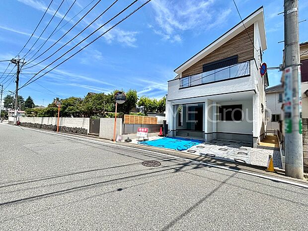 前面道路はきちんと整備されています  