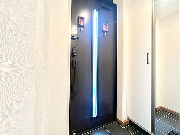 明るい玄関はお客様をお出迎えするのにぴったりです！