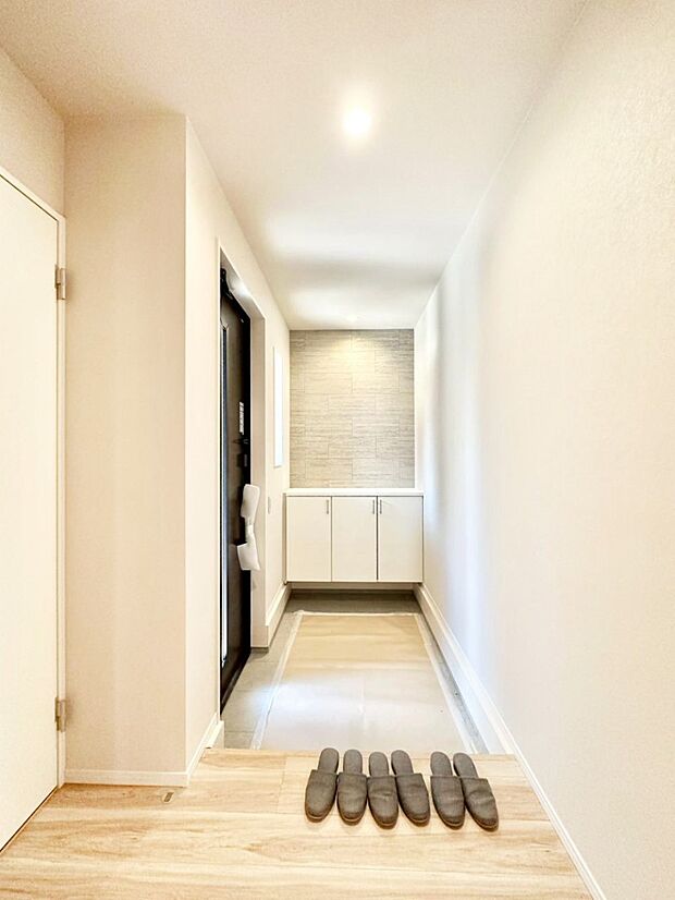 家族の帰宅やお客様をあたたかく迎える玄関