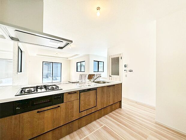 毎日使うキッチンだから、使いやすさ&お手入れのしやすさにこだわりました。