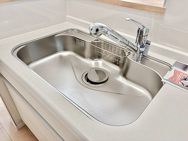 広々としたシンクでお料理やお皿洗いもラクラク快適に!