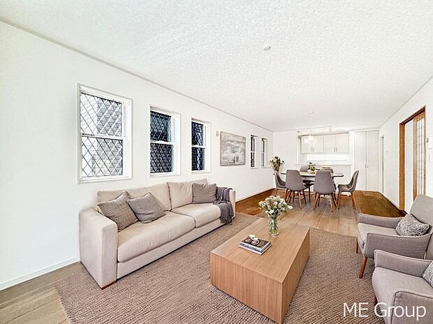 リビングには床暖房採用。ワンランク上の心地よい空間 ※家具はCGです