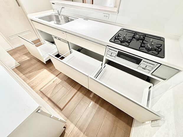 使いやすさを優先したスライド式収納タイプ!