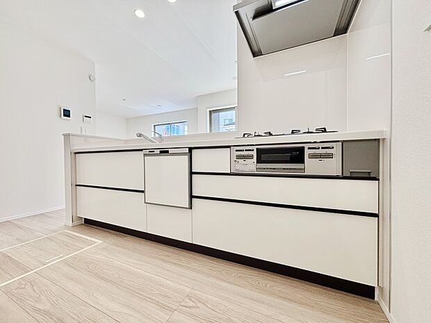 料理をしながらでもご家族との会話を楽しめる対面キッチン