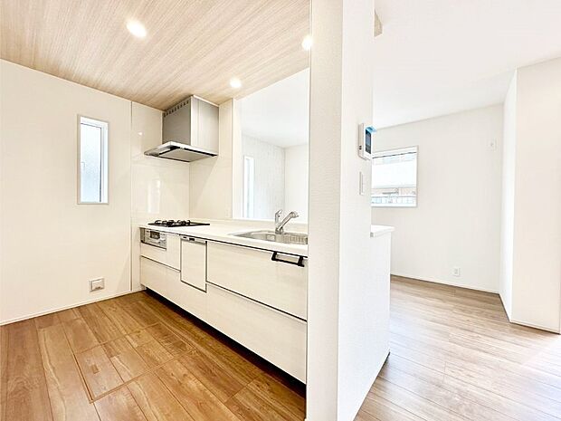 料理をしながらご家族との会話を楽しめる対面カウンターキッチン