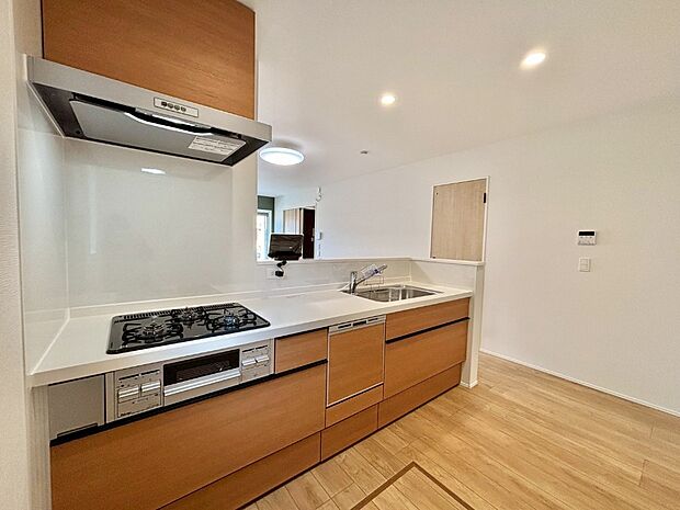 料理をしながらでもご家族との会話を楽しめる対面キッチン