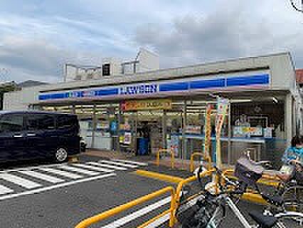 コンビニ 600m ローソン 練馬田柄二丁目南店