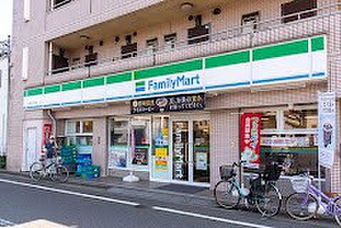 コンビニ 240m ファミリーマート 大泉町四丁目店