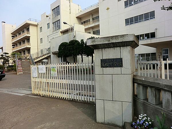 中学校 2600m 所沢市立富岡中学校
