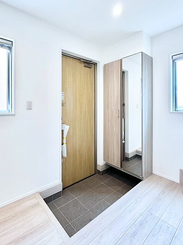 家族の帰宅やお客様をあたたかく迎える玄関