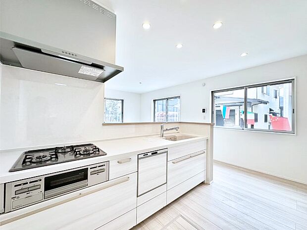 毎日使うキッチンだから、使いやすさ&お手入れのしやすさにこだわりました。