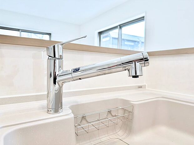 いつでも清潔なおいしいお水を。一つの水栓で水道水と浄水を使い分け。