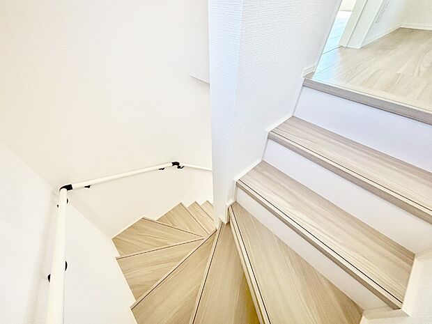 リビング階段が家族の笑顔と会話をつないでくれます