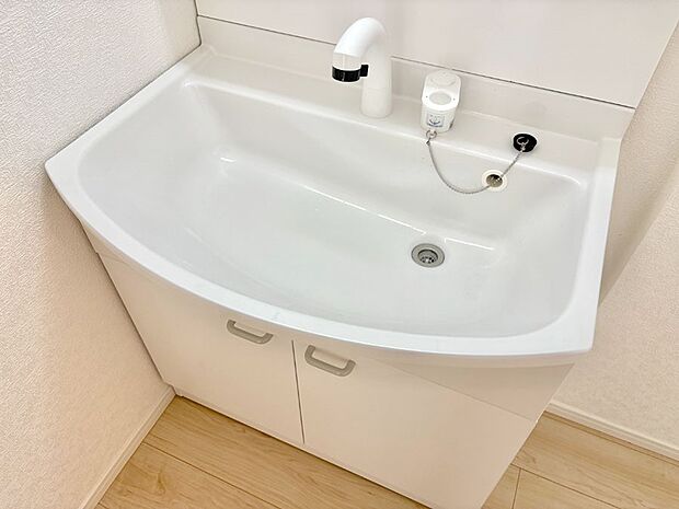 ハンドシャワー付き!使いやすい洗面台。