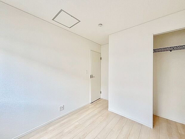 子供部屋にもおすすめな収納スペースたっぷりの居室