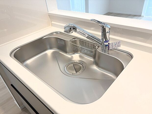 いつでも清潔なおいしいお水を。一つの水栓で水道水と浄水を使い分け。