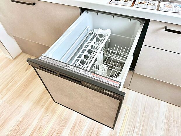 面倒なお片づけは食洗機にお任せ!家事の負担が減って、時間にも気持ちにもゆとりができます。