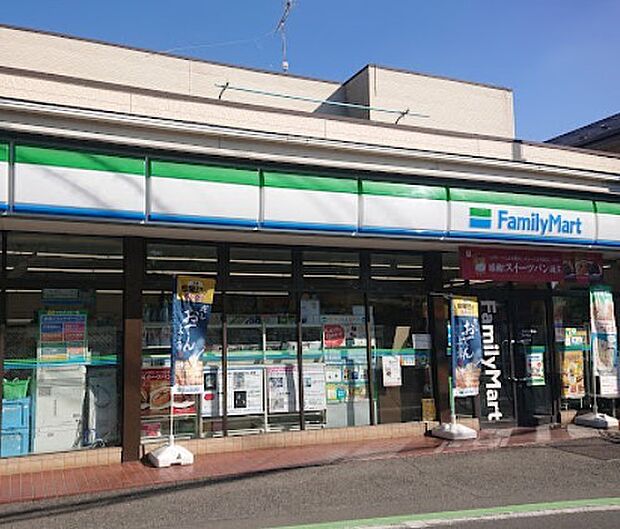 コンビニ 764m ファミリーマート 松戸橋店
