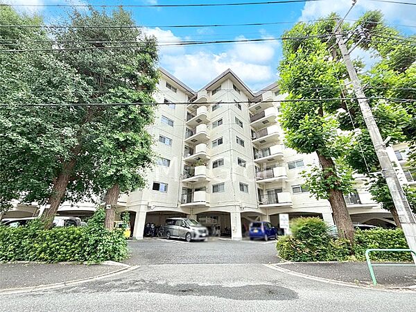 溢れる陽光でご家族の笑顔も輝く