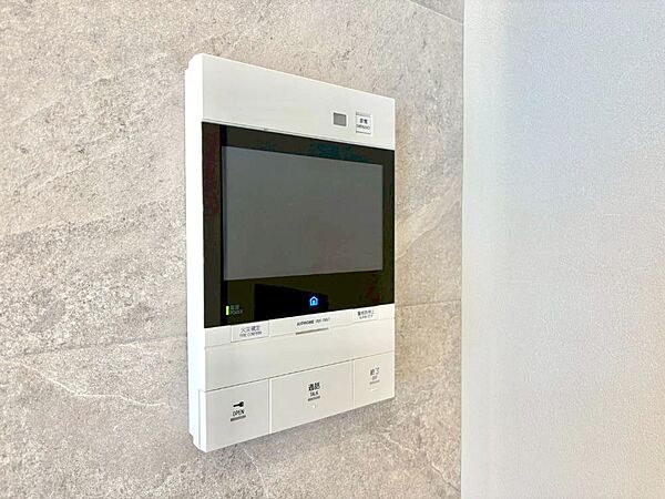 訪問者が一目でわかる安心のＴＶモニター付きインターホン。