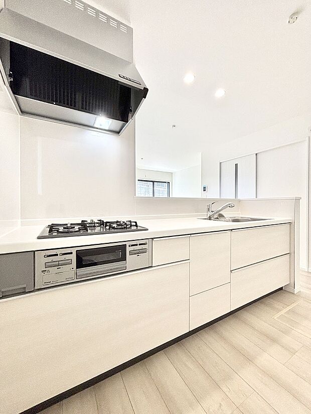 料理をしながらでもご家族との会話を楽しめる対面キッチン