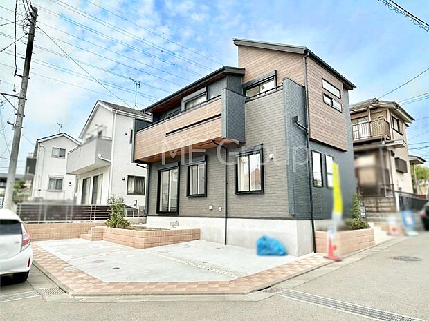 洗練された外観、上質な住空間が広がる室内は永く安心して過ごせる住居です。