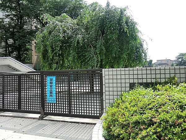 小学校 88m 練馬区立大泉小学校