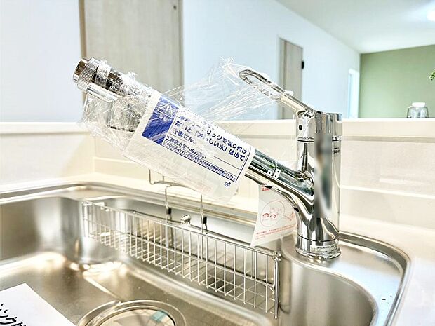 いつでも清潔なおいしいお水を。一つの水栓で水道水と浄水を使い分け。