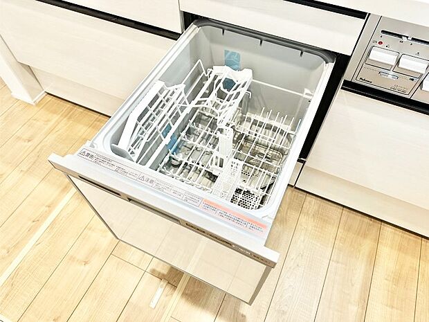 面倒なお片づけは食洗機にお任せ！家事の負担が減って、時間にも気持ちにもゆとりができます。