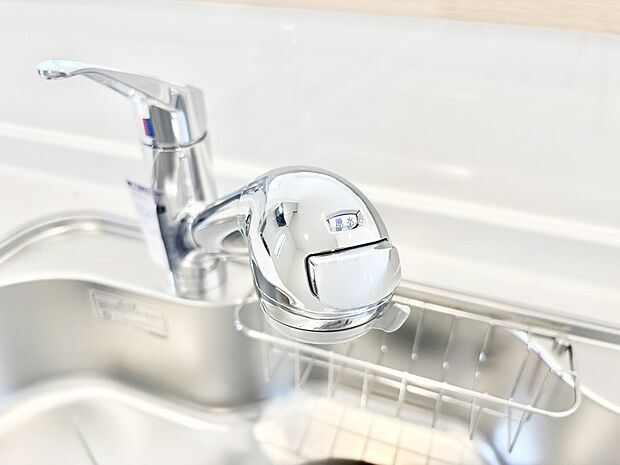 いつでも清潔なおいしいお水を。一つの水栓で水道水と浄水を使い分け。