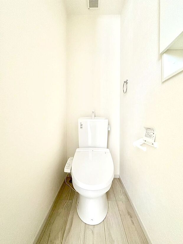 トイレは1階と2階それぞれに配置されていてとても便利です。 