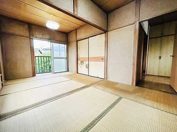 柔らかい畳の空間は、お子様の遊び場や来客時のおもてなしの場所として重宝します。