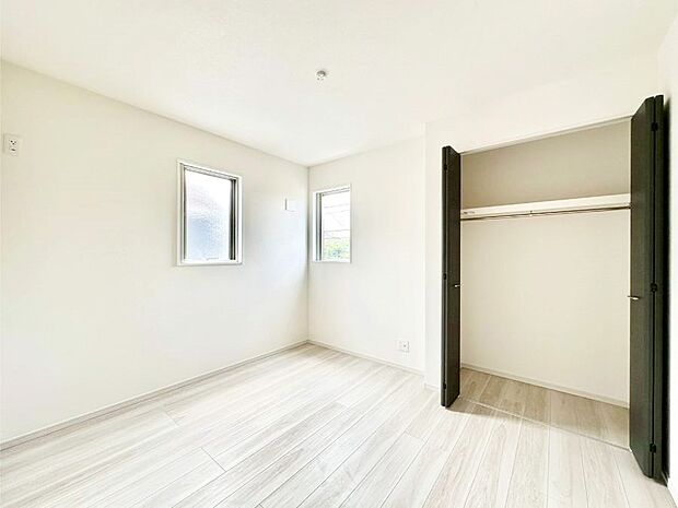 子供部屋にもおすすめな収納スペースたっぷりの居室